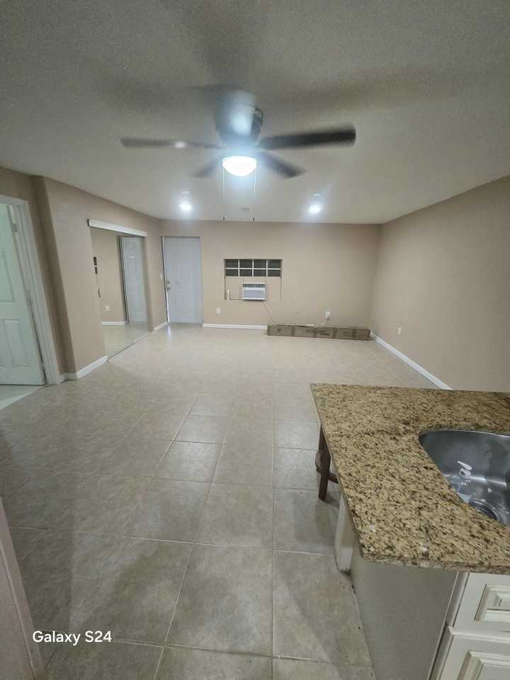 702 Fleming Ave - Photo 6 of 14
