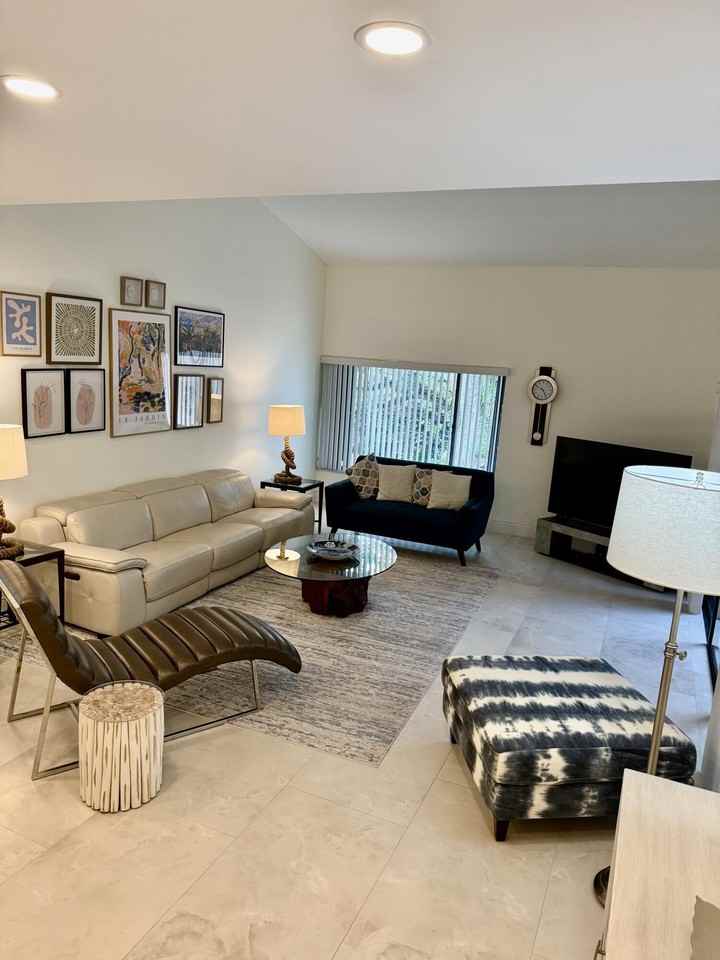 1640 Twelve Oaks Way #305 - Photo 5 of 21