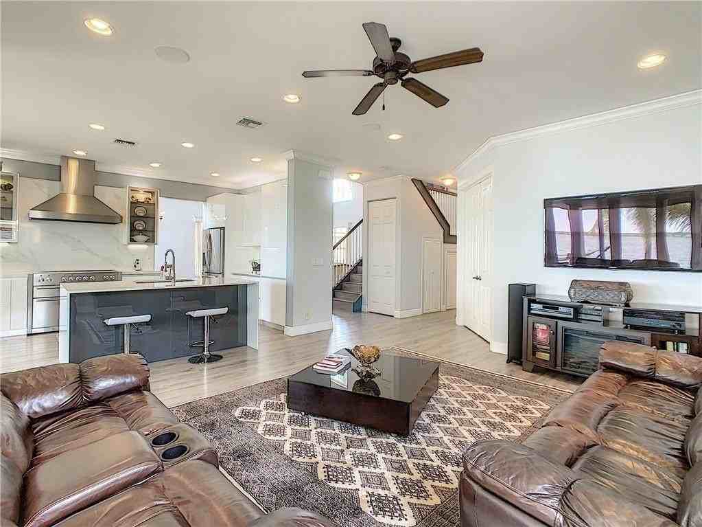 4827 Sw 183rd Ave - Photo 5 of 41