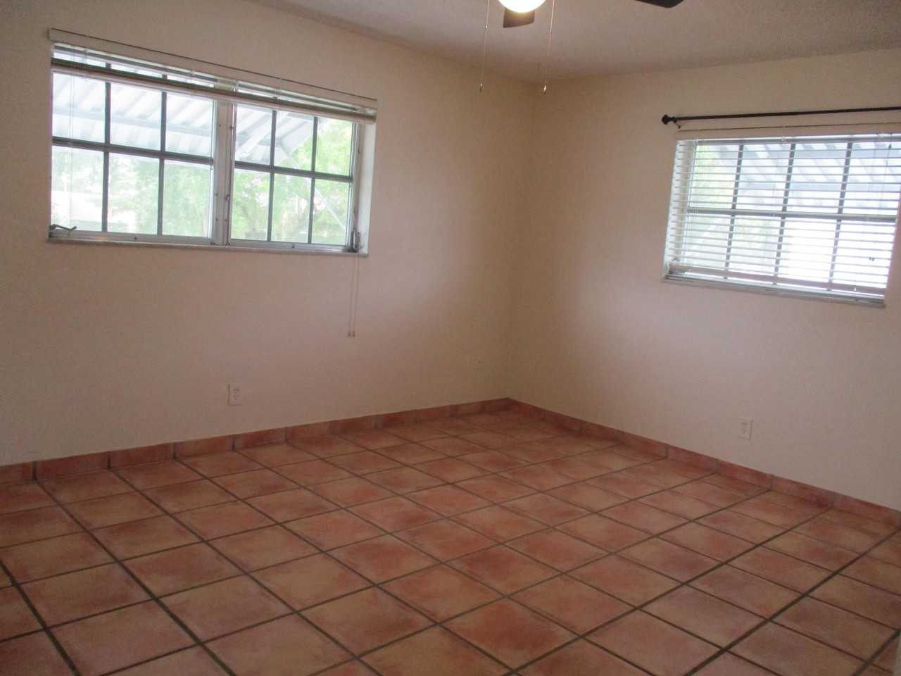 3720 Harrison St #3 - Photo 5 of 10