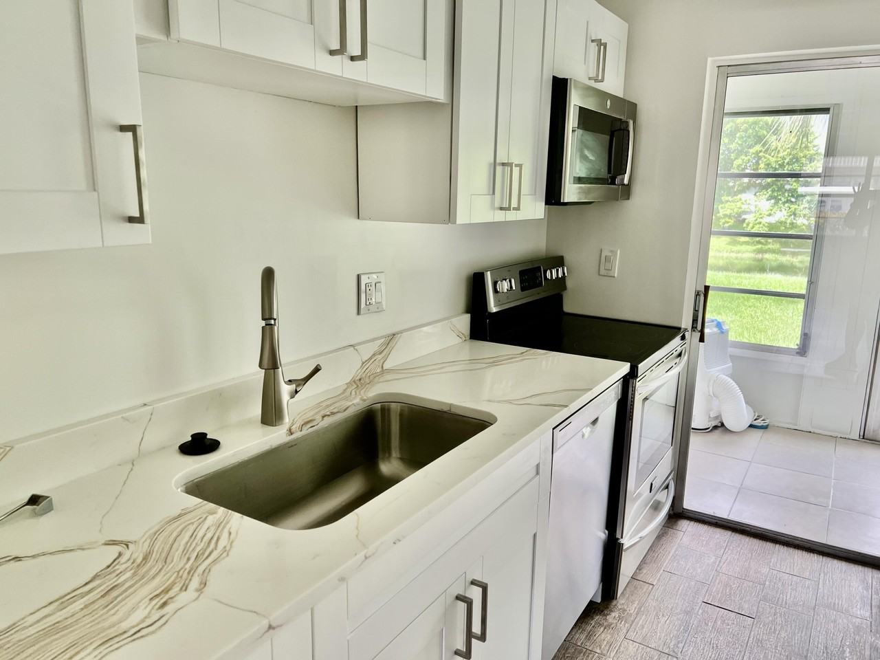 7205 Nw 5th Pl #105 - Photo 3 of 13