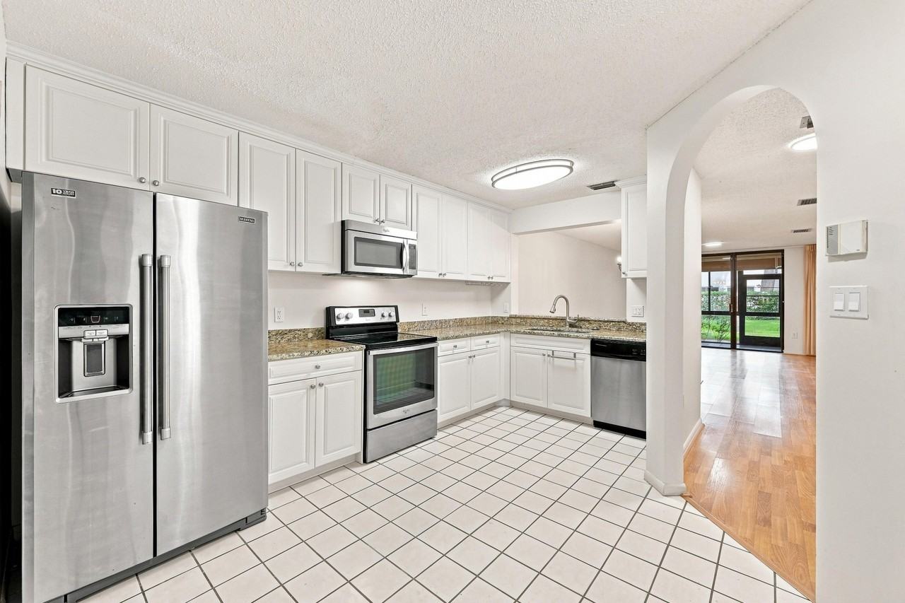 9825 Nw 1st Ct #9825 - Photo 7 of 26