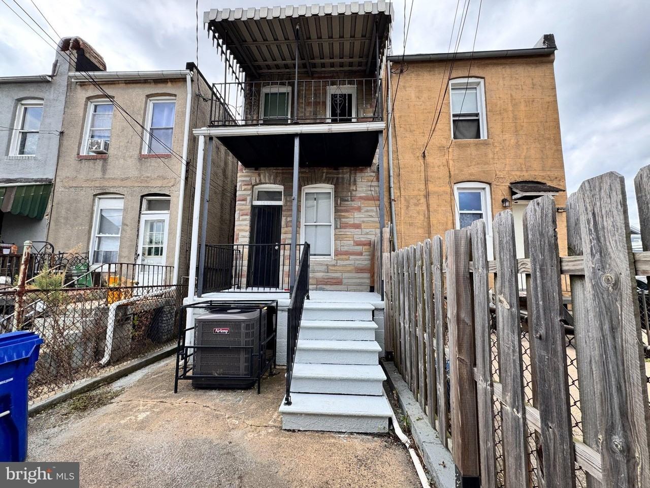 1735 N Smallwood St - Photo 7 of 27