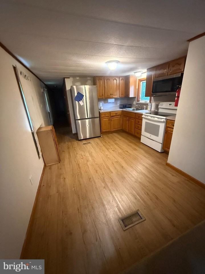 1704 Spring Garden Rd - Photo 4 of 7