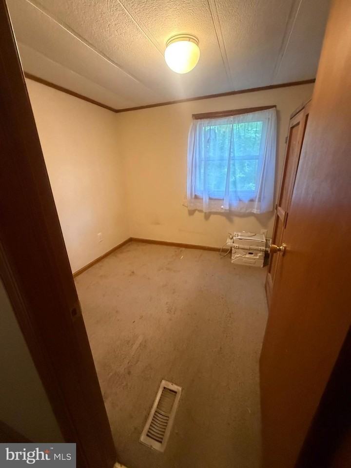 1704 Spring Garden Rd - Photo 6 of 7