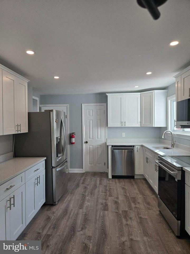 14 Hillman Ave - Photo 2 of 19