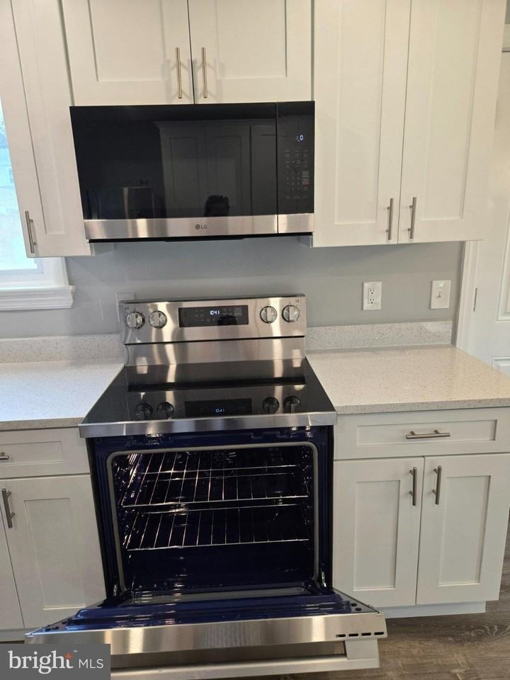 14 Hillman Ave - Photo 4 of 19