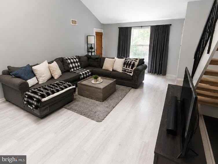 814 Valley Glen Rd - Photo 4 of 15