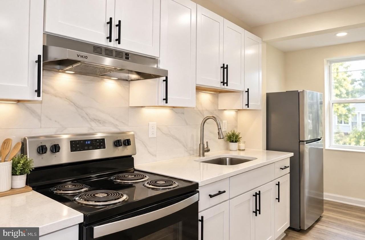 4354 Glendale St #2 - Photo 7 of 11