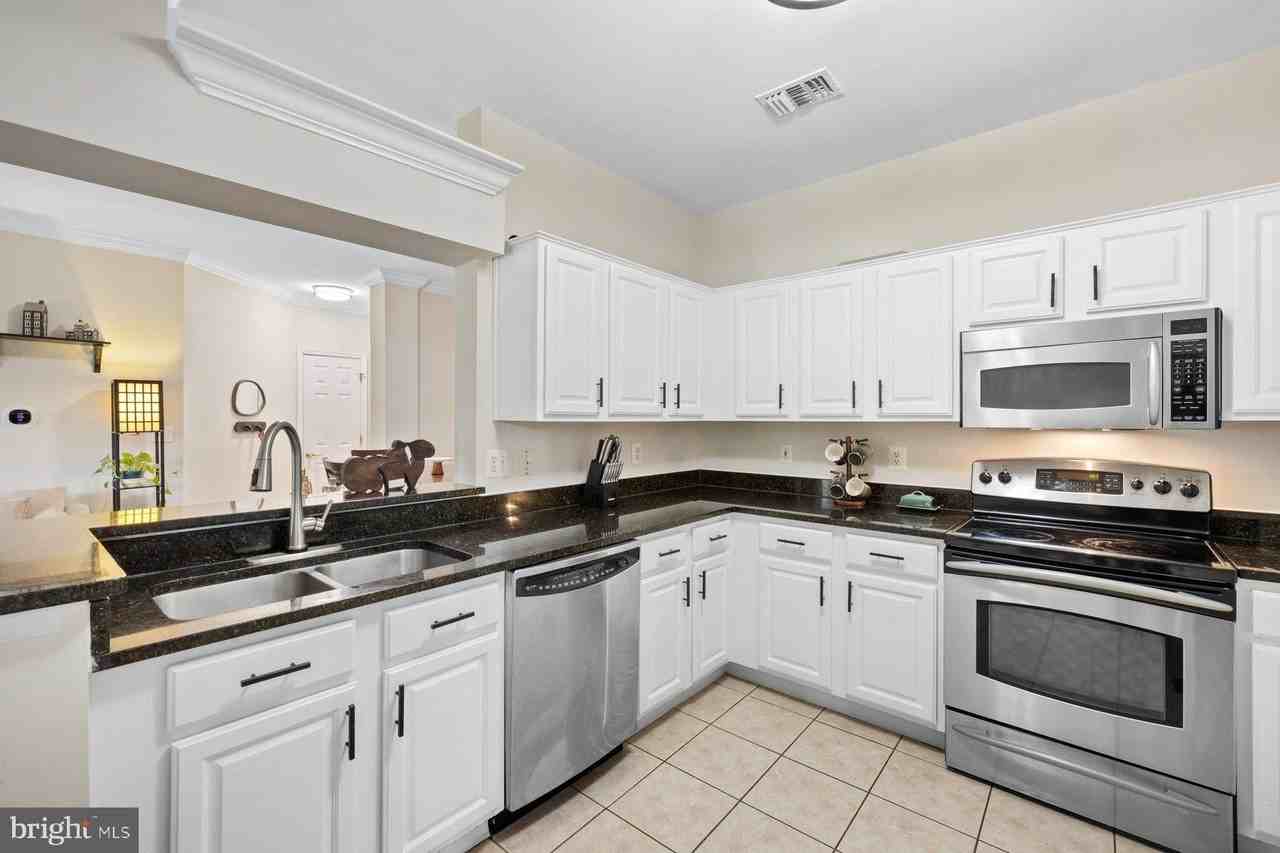 4550 Strutfield Ln #2111 - Photo 6 of 33