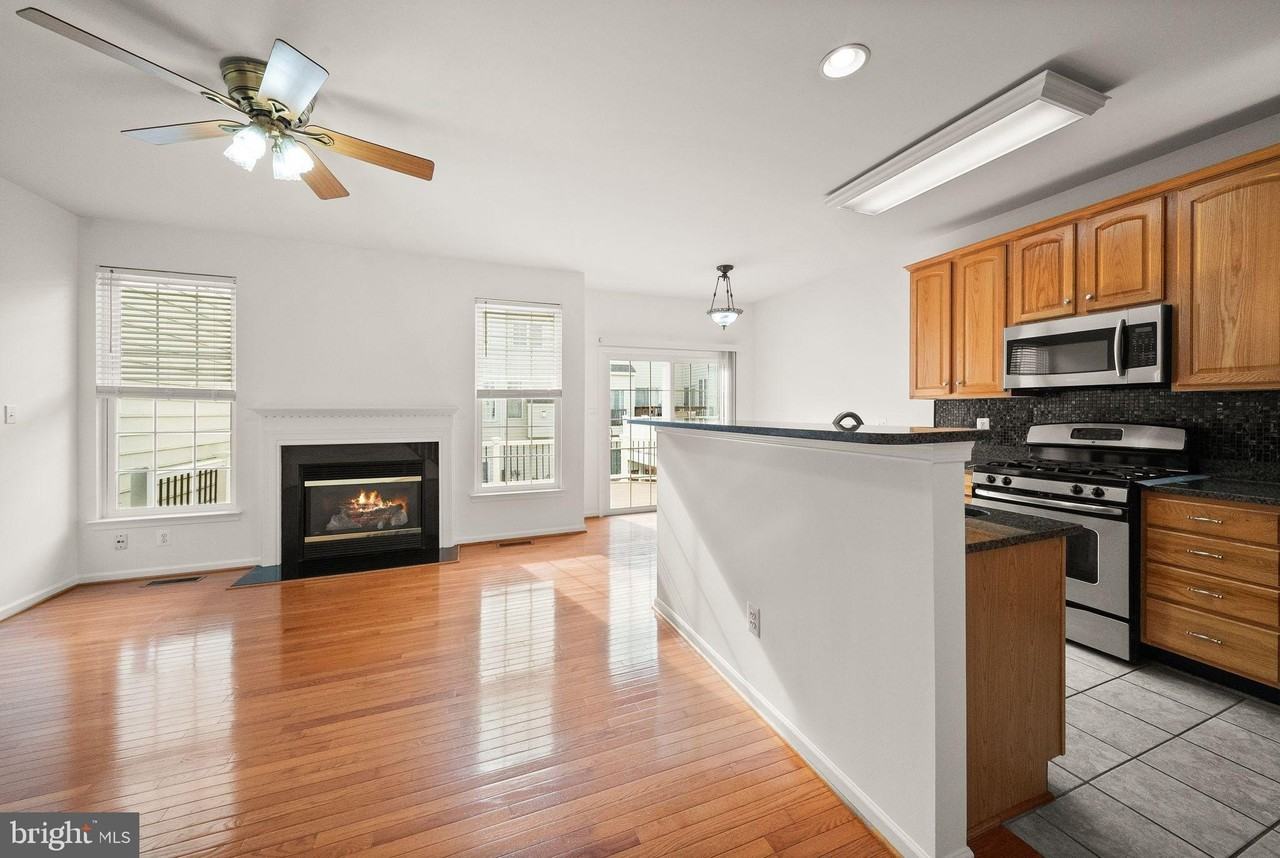 25308 Whippoorwill Ter - Photo 3 of 46