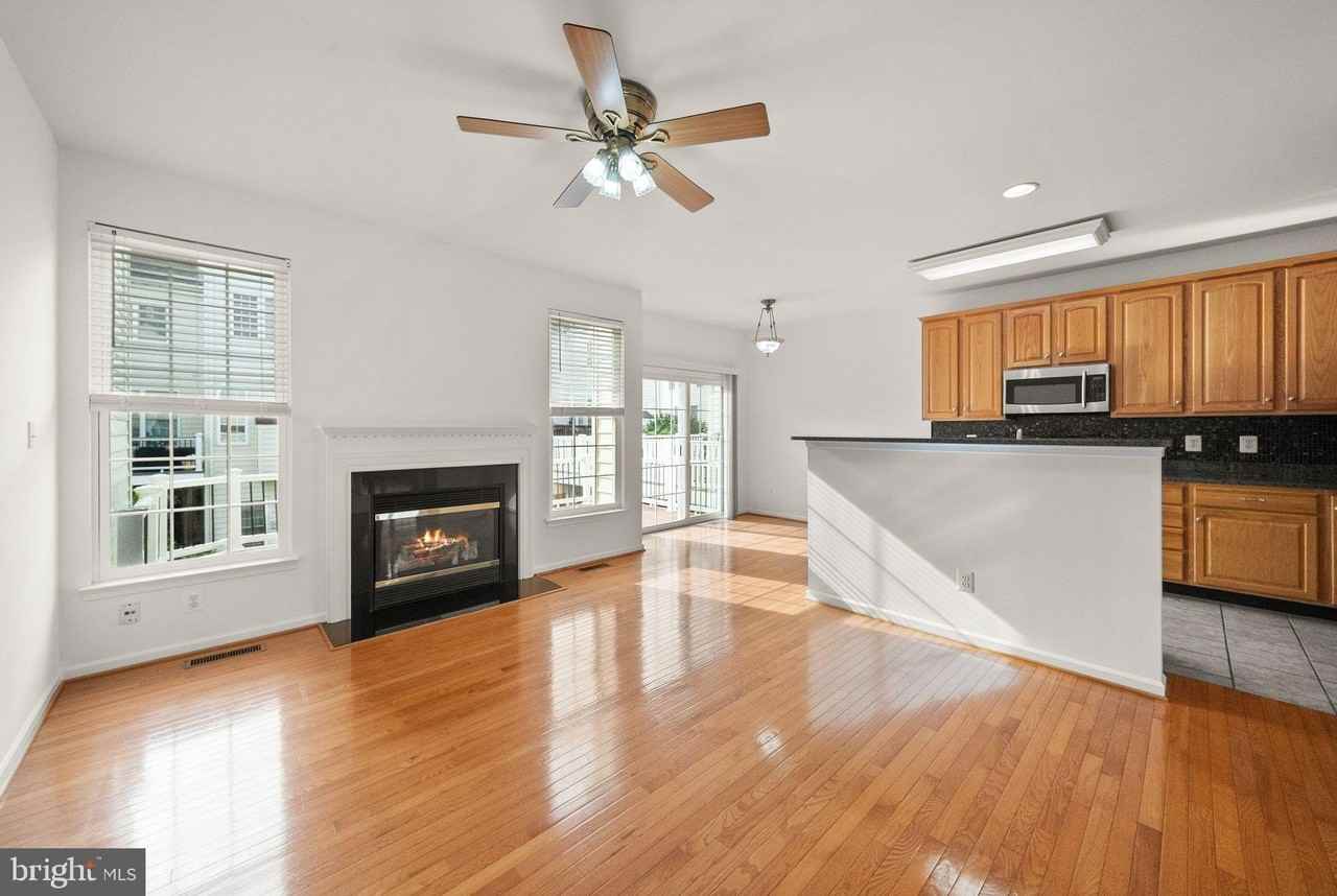 25308 Whippoorwill Ter - Photo 4 of 46