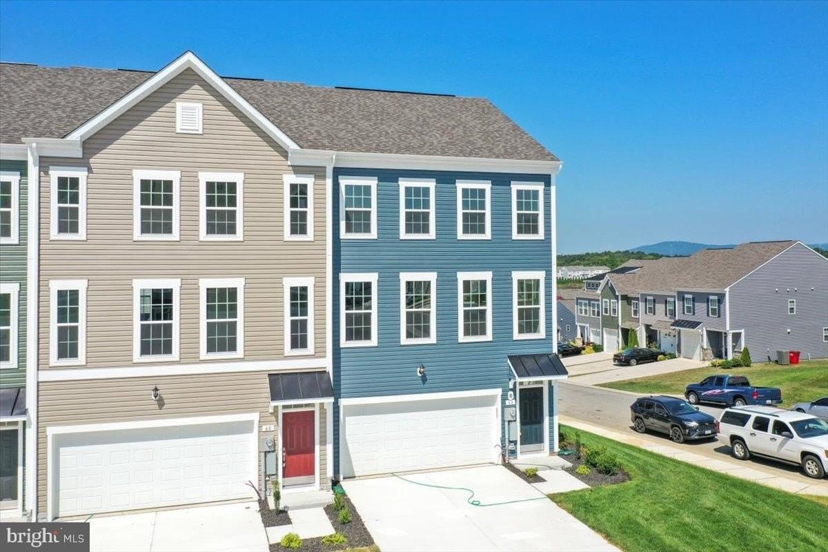 64 Stafford Pl - Photo 4 of 42