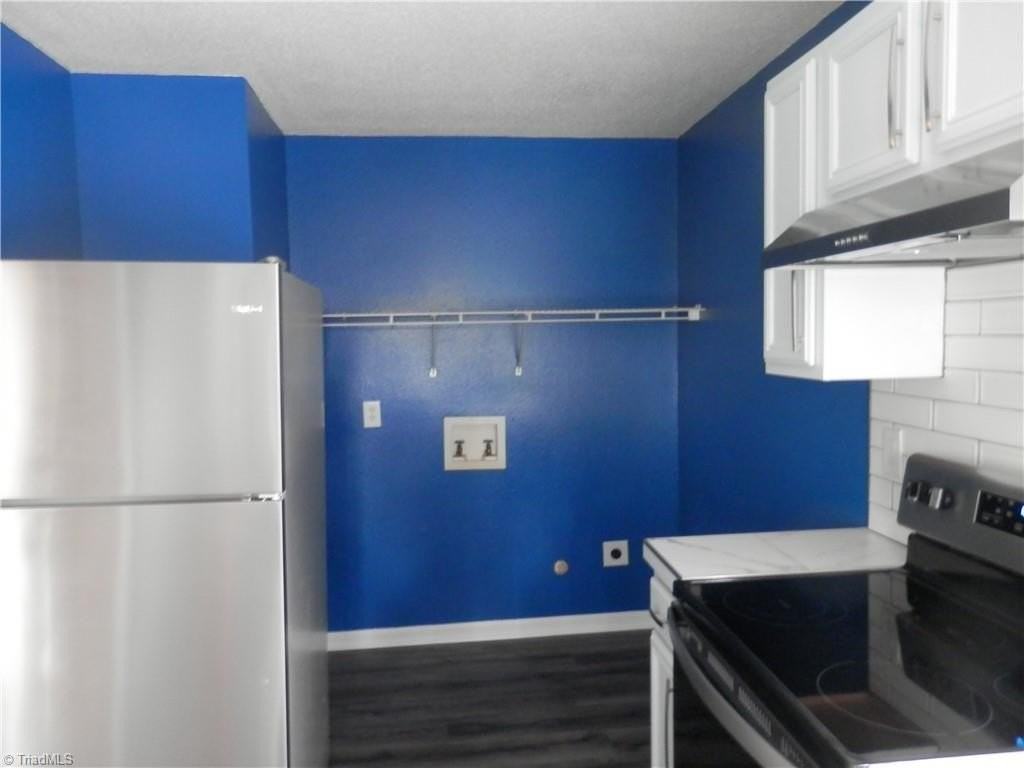 713 E Lexington Rd #202 - Photo 6 of 11