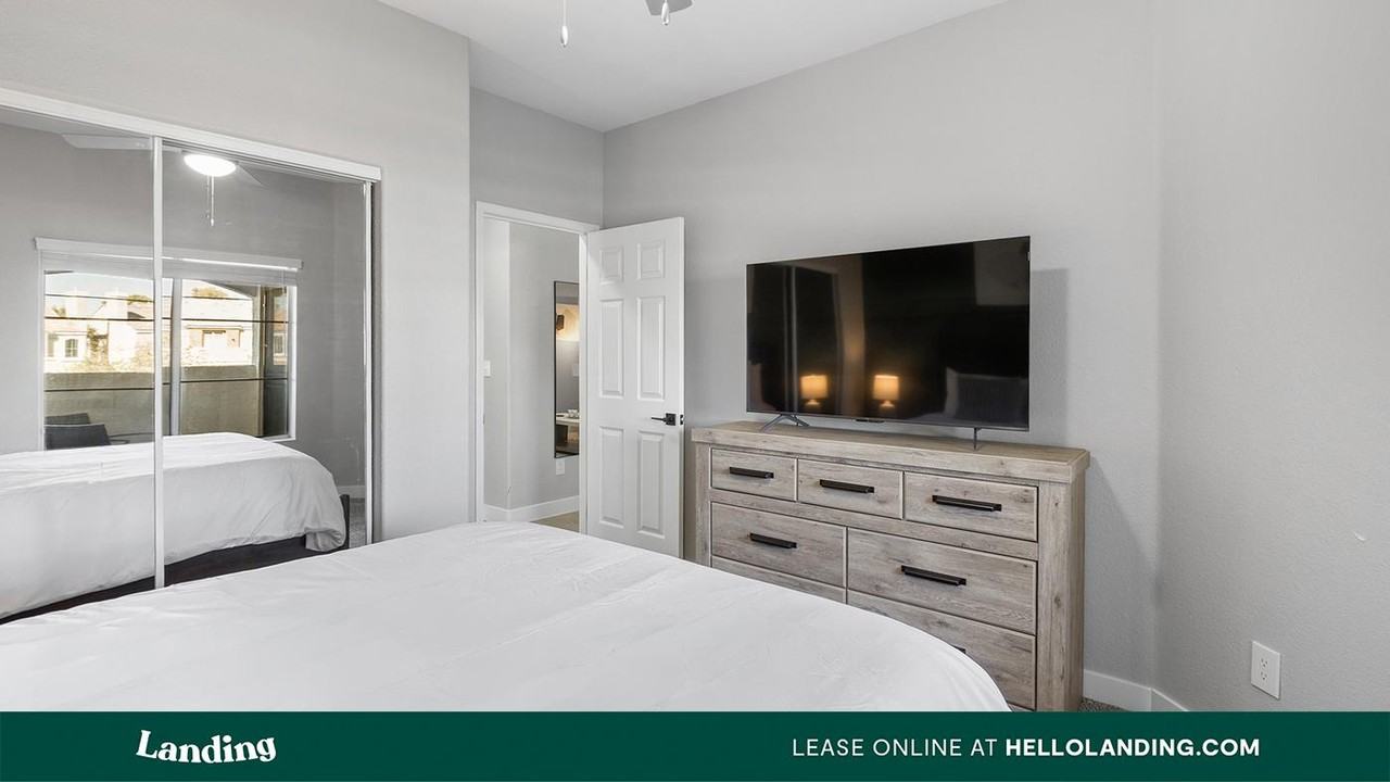 9225  W Charleston Blvd - Photo 4 of 50