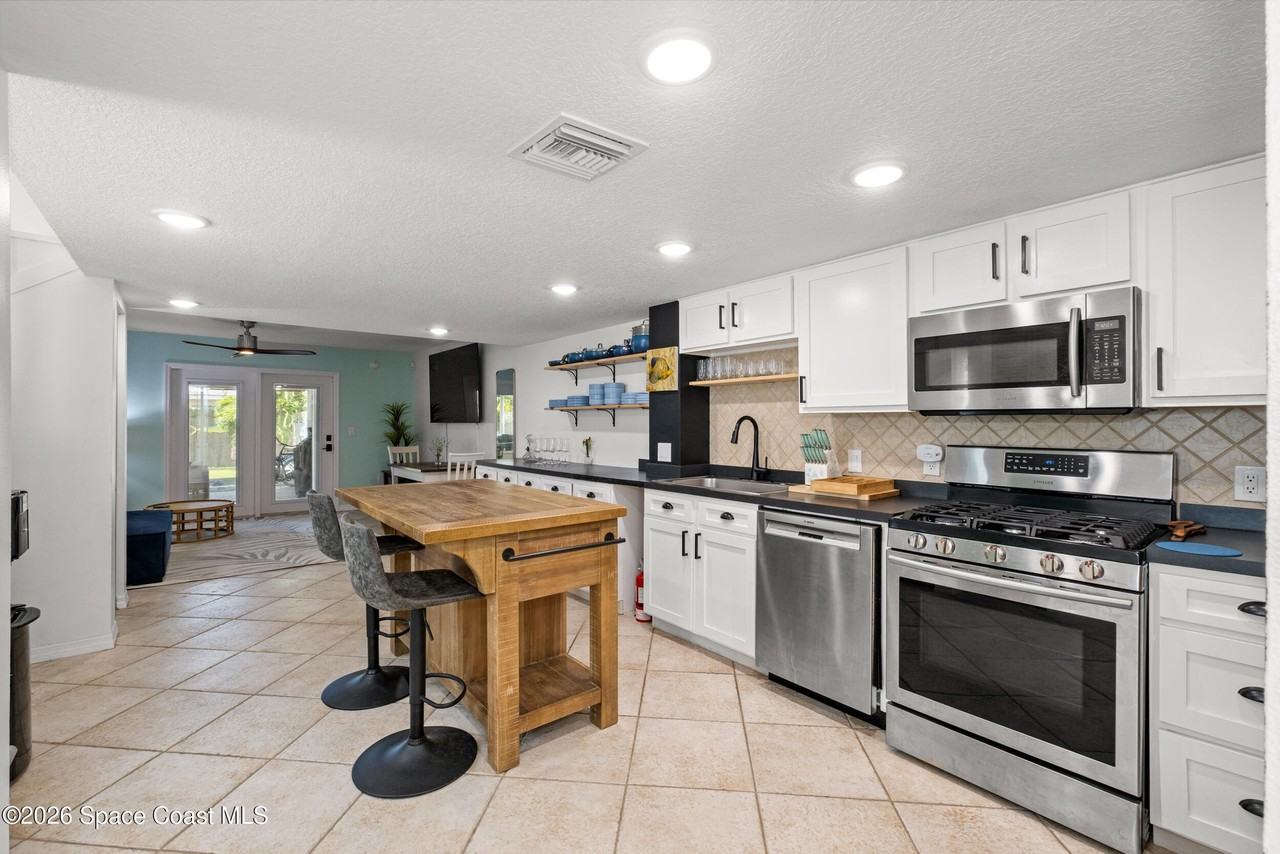 519 Washington Ave - Photo 6 of 50