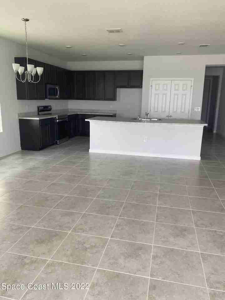 2623 Pinwherry St Nw - Photo 5 of 27