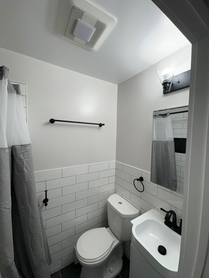 117 Magnolia Ave #2RF - Photo 3 of 6
