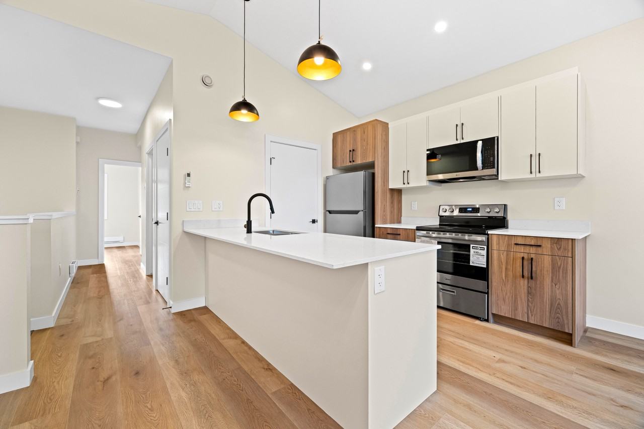 1210 Rosemount Ave - Photo 3 of 18