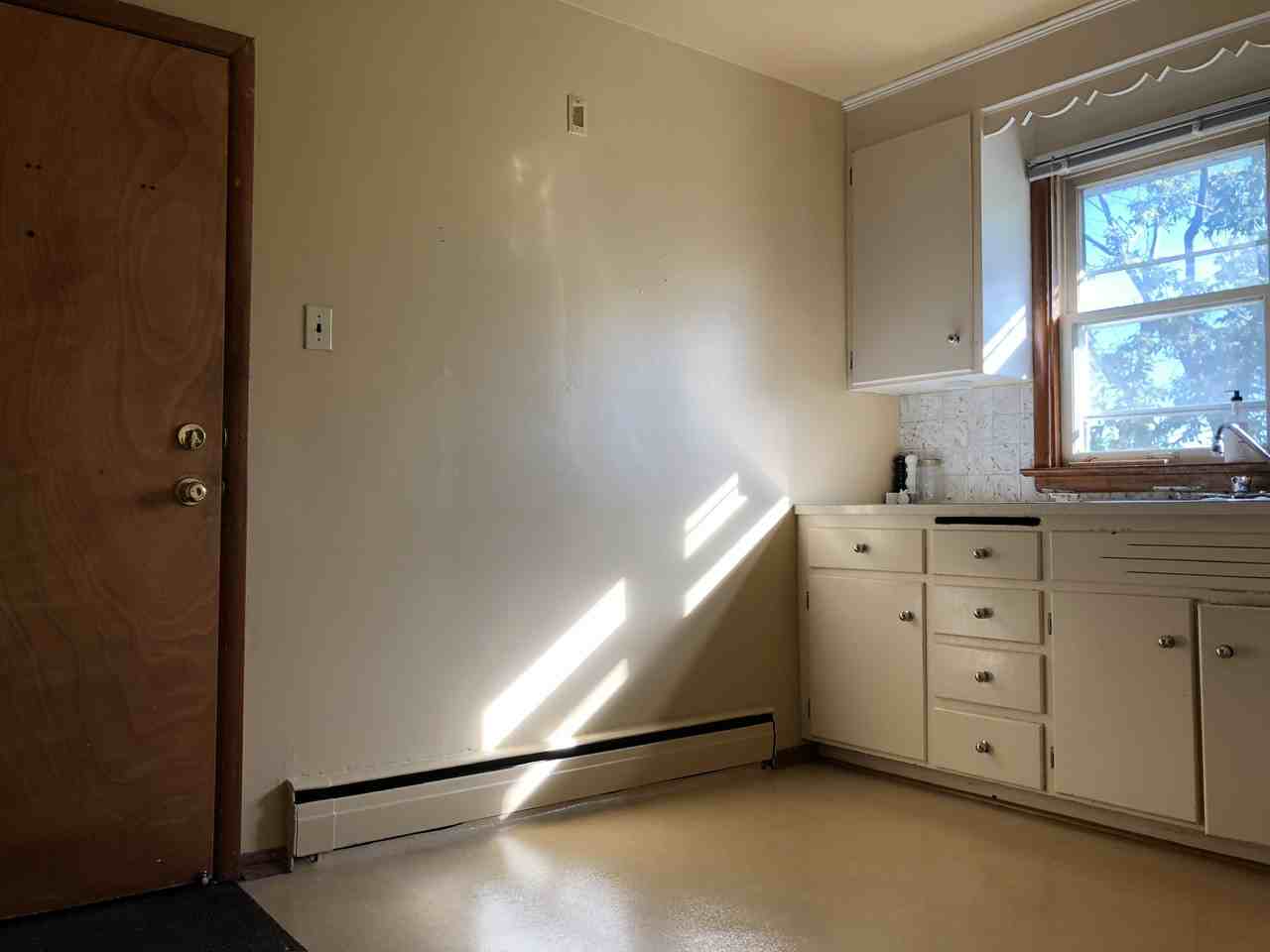 25 Devitt Ave S - Photo 3 of 12