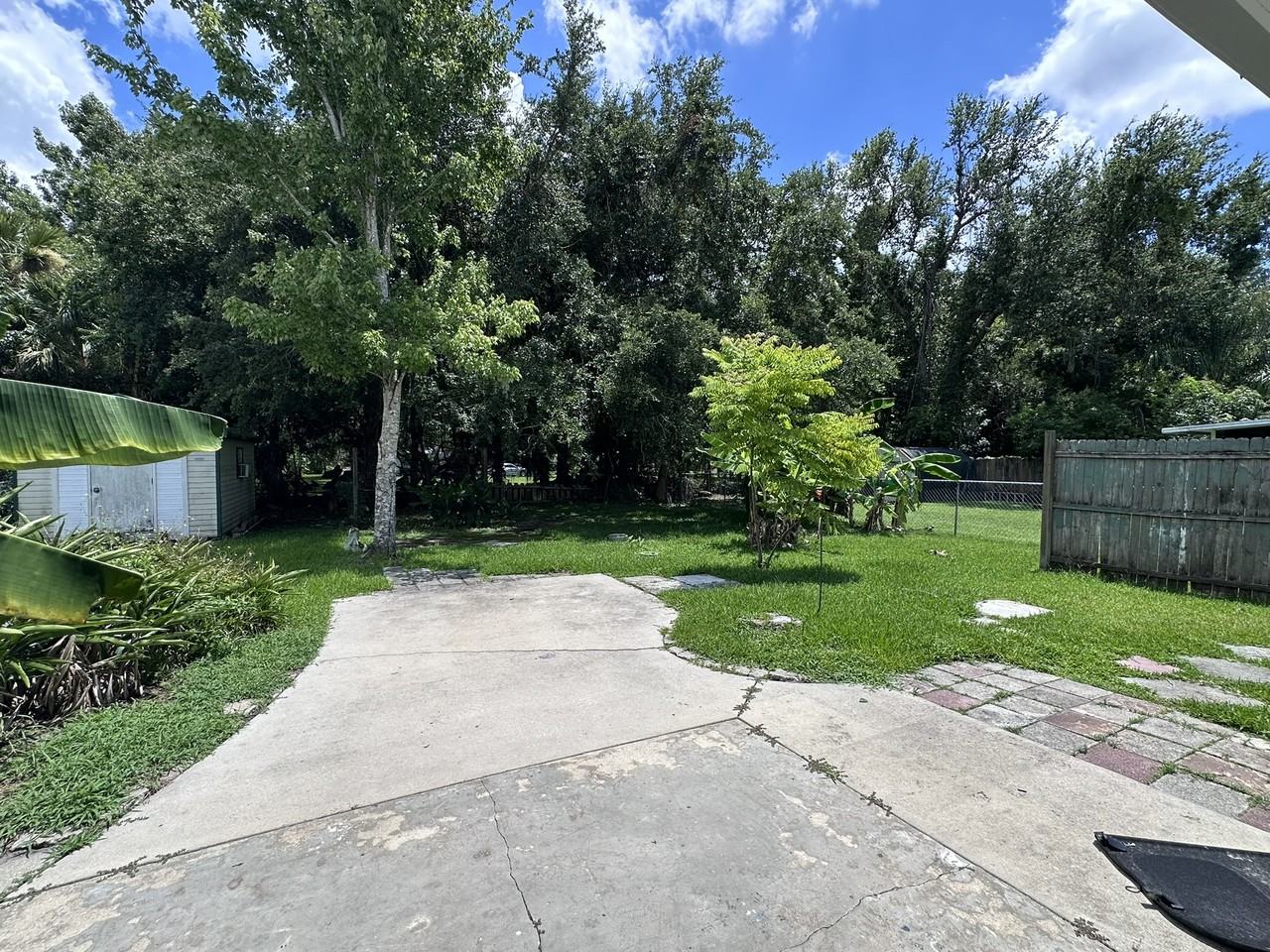 907 Royal Oak Ct - Photo 4 of 8