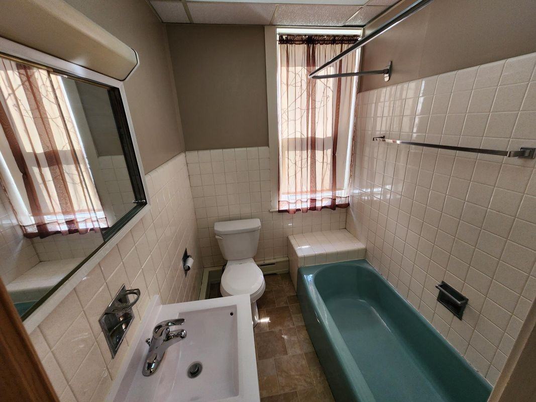 1322 Pike St - Photo 7 of 12