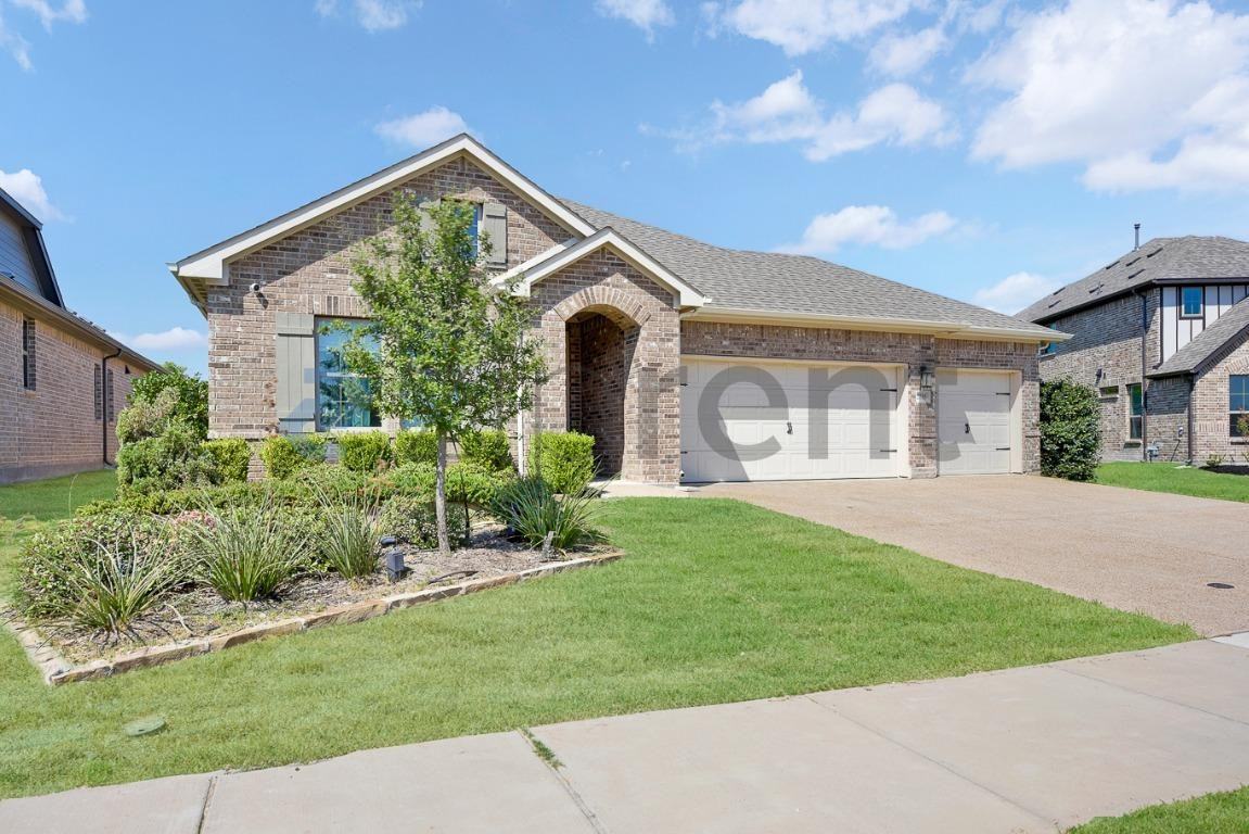 2605 Lovegrass Ln - Photo 2 of 27