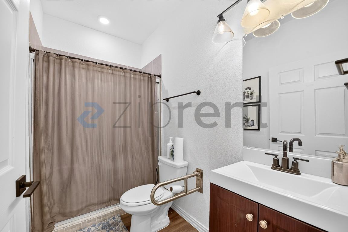 2605 Lovegrass Ln - Photo 7 of 27