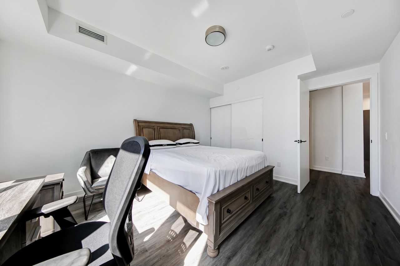 435 Wellington Street West #1205 - Photo 5 of 19