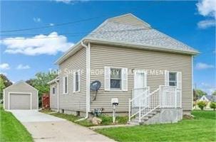 featured image of 428 S 6th Ave E