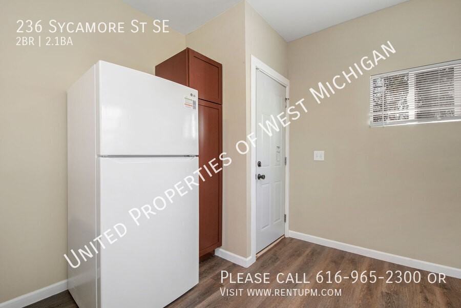 236 Sycamore St Se - Photo 5 of 23