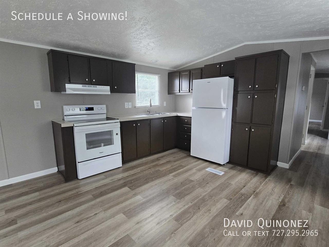252 S Blackwood Dr - Photo 4 of 30