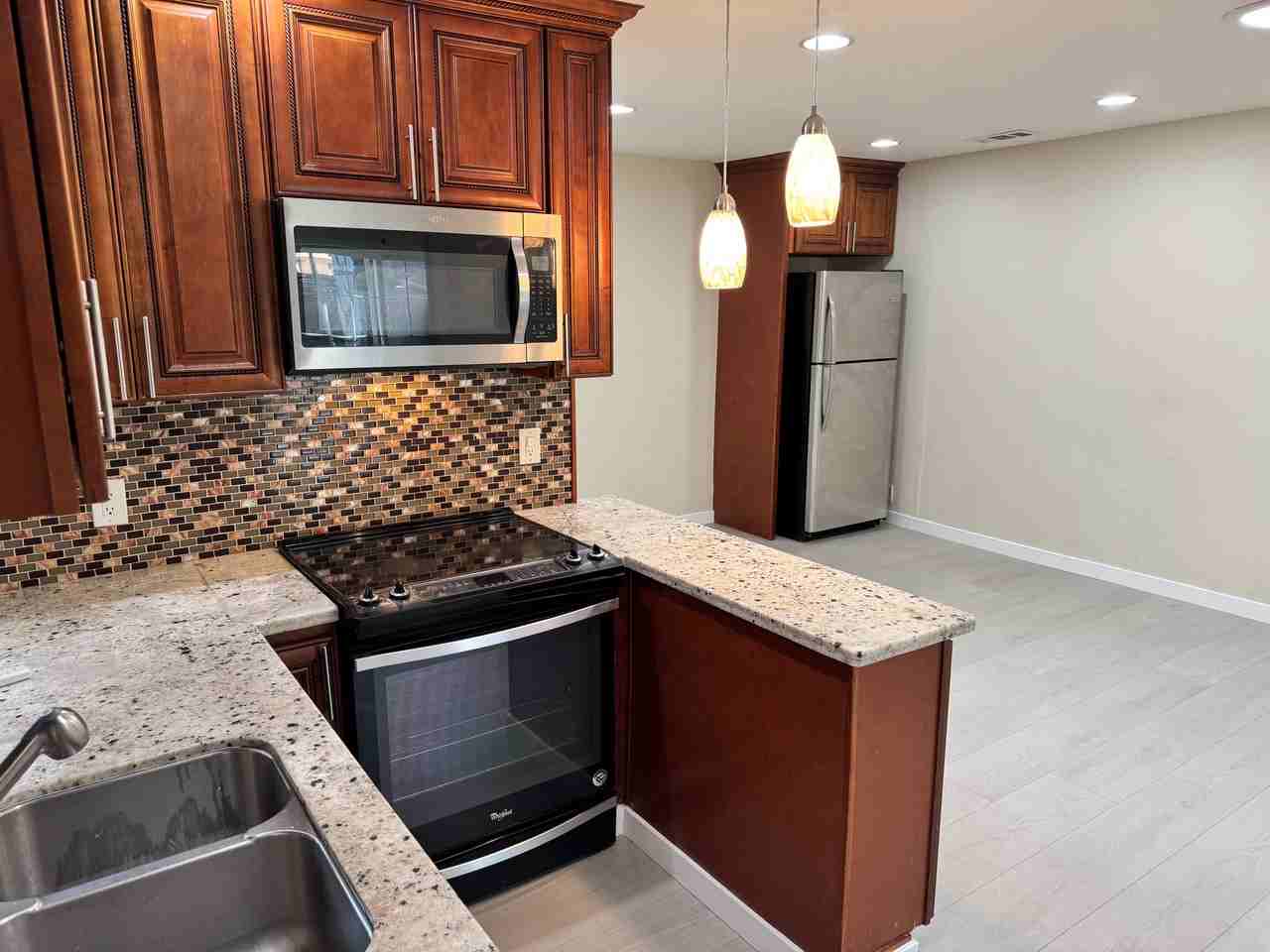 3218 Windsor Place #B - Photo 4 of 15