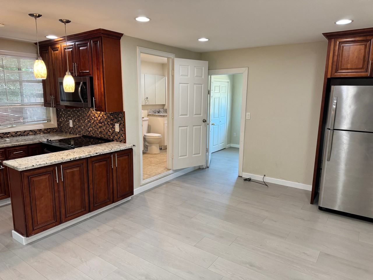 3218 Windsor Place #B - Photo 5 of 15