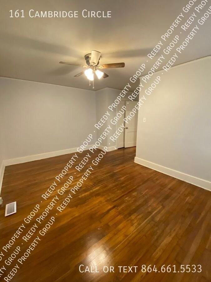 161 Cambridge Cir - Photo 4 of 9