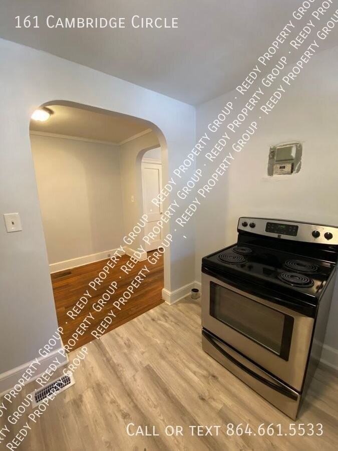161 Cambridge Cir - Photo 7 of 9