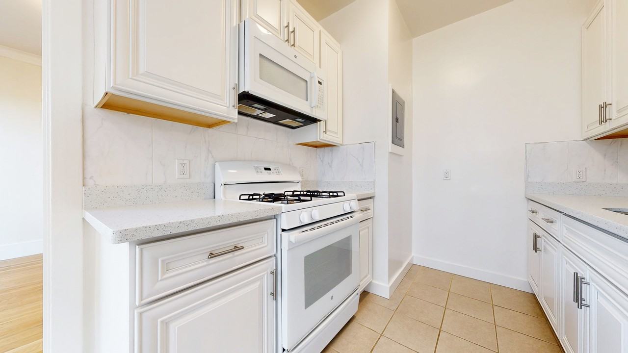 1991 California St #202 - Photo 2 of 13