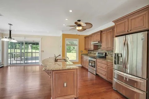 42 Bennett Rd - Photo 7 of 20