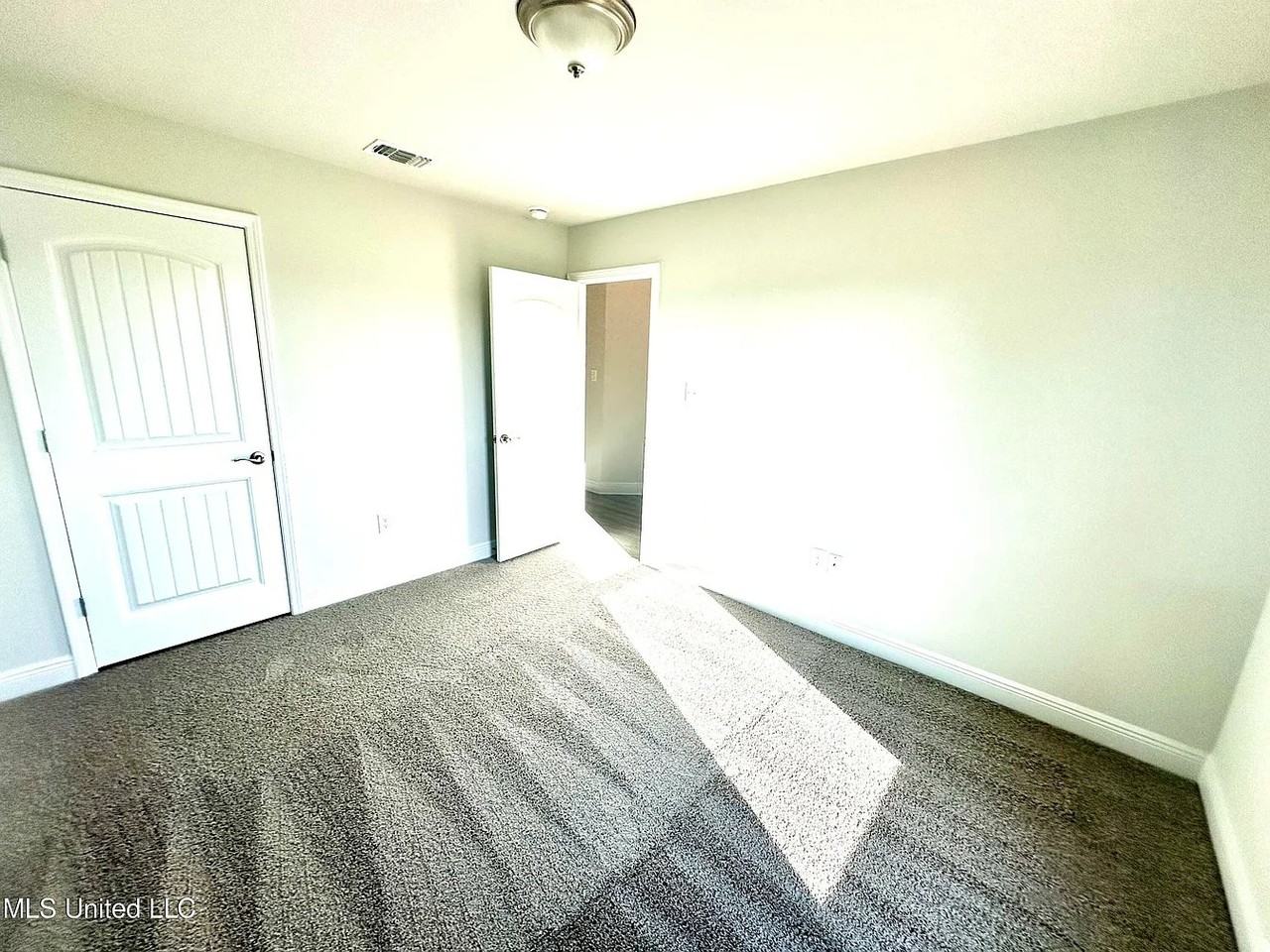 13924 Ruby Ln - Photo 7 of 16