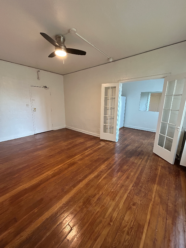 1523 N Mccadden Pl #320 - Photo 3 of 18
