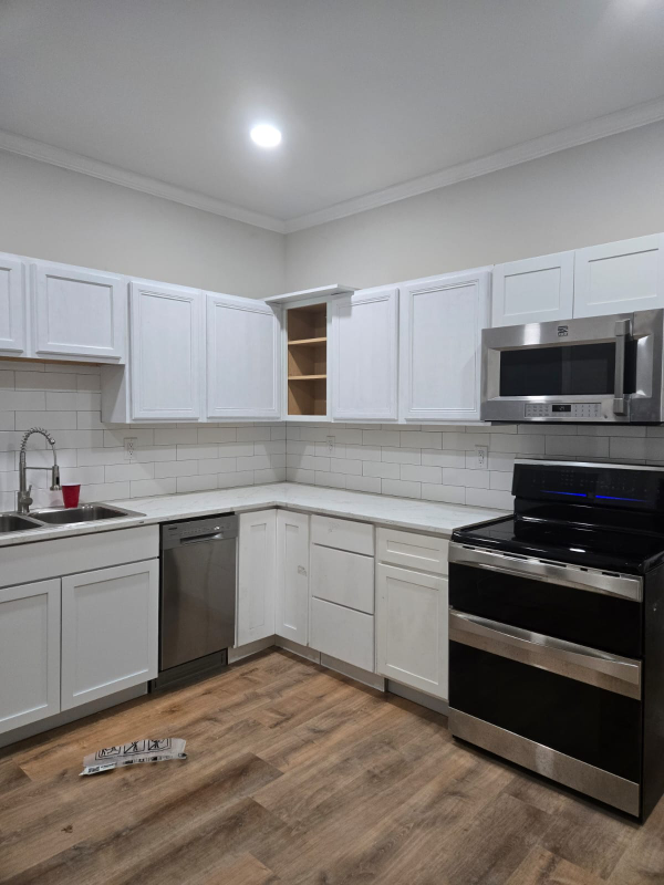 1312 W Widenham St - Photo 2 of 14