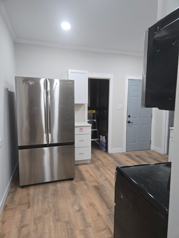 1312 W Widenham St - Photo 3 of 14
