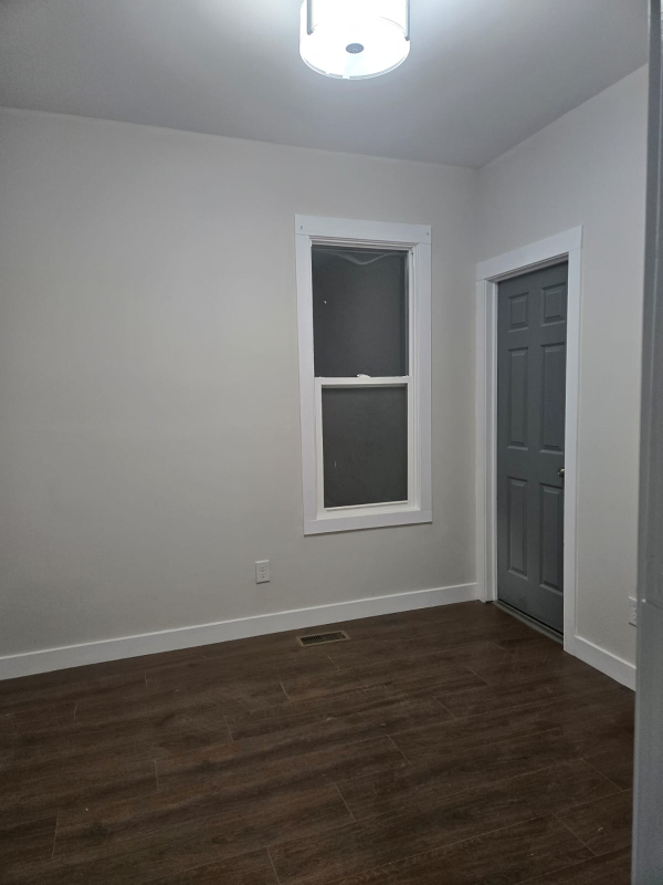 1312 W Widenham St - Photo 4 of 14