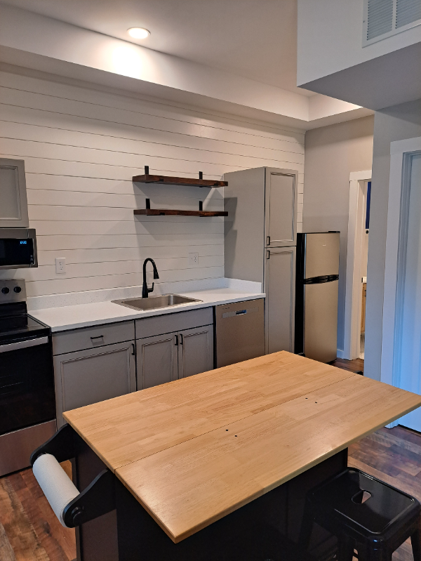 101 6th St - Photo 5 of 8