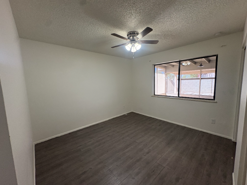 702 N 1st St - Photo 5 of 20