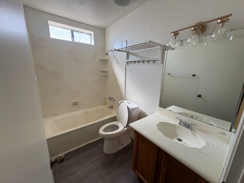 702 N 1st St - Photo 7 of 20