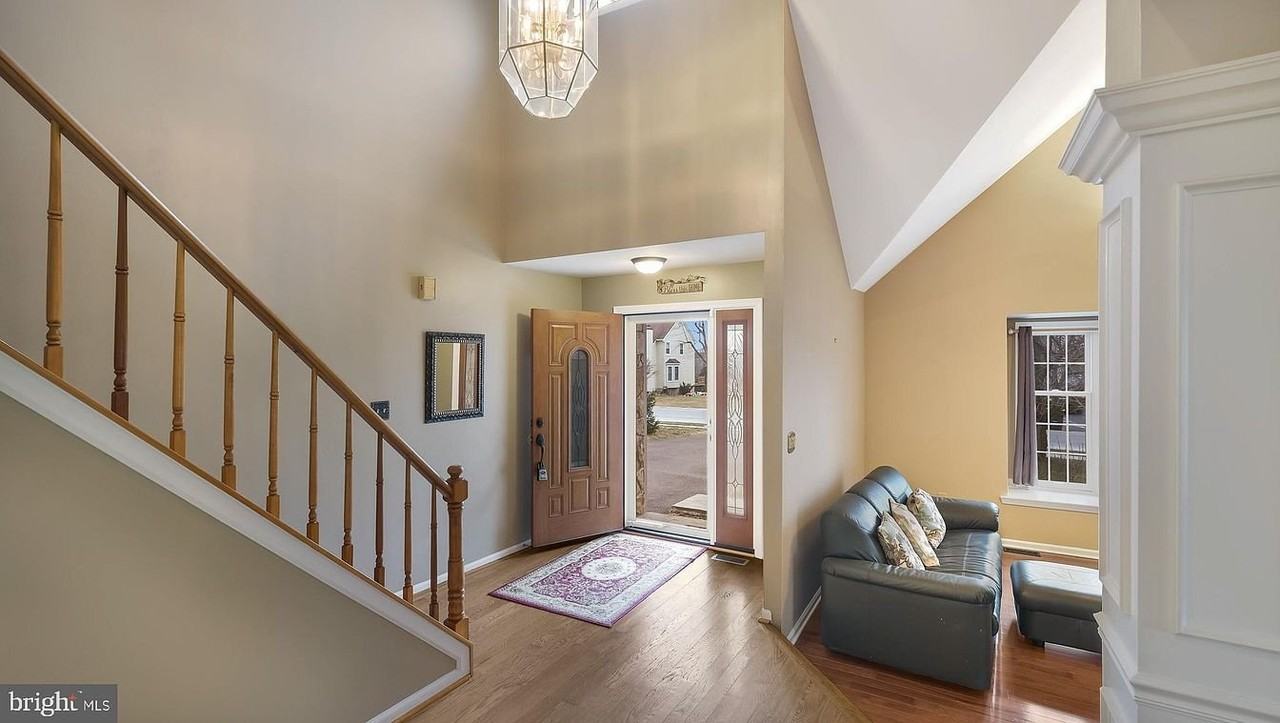 208 Forge Rd - Photo 4 of 35