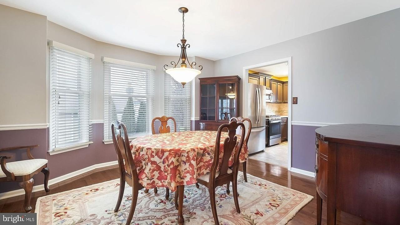 208 Forge Rd - Photo 7 of 35