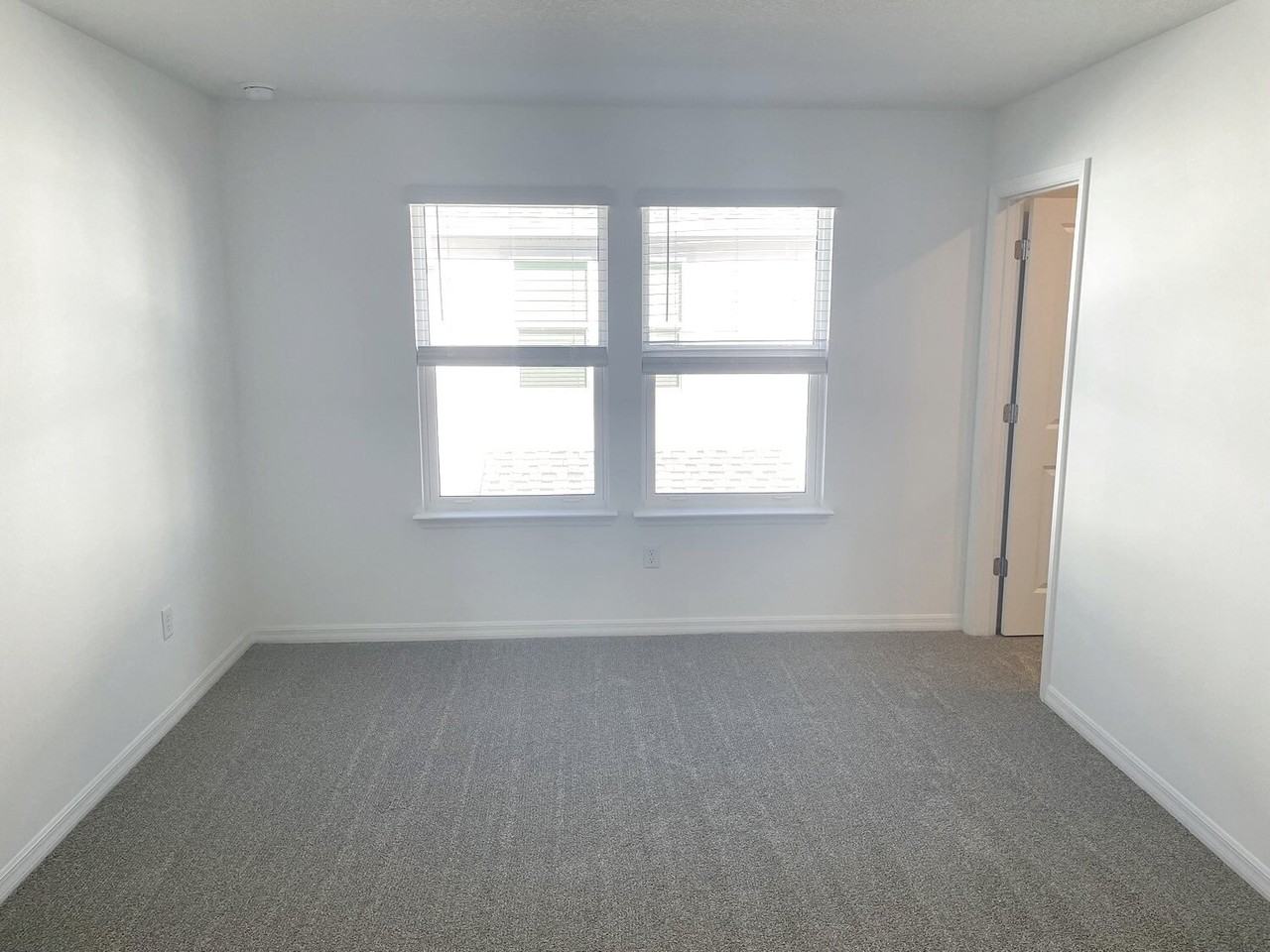 4421 Jetty Ln Ne - Photo 6 of 12