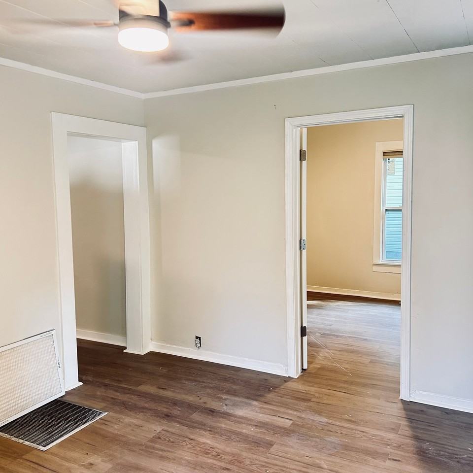 1021 Old Charlotte Rd - Photo 3 of 8